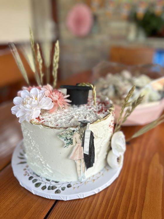 Neska Tortaműhely – ballagási torta (671. kép)