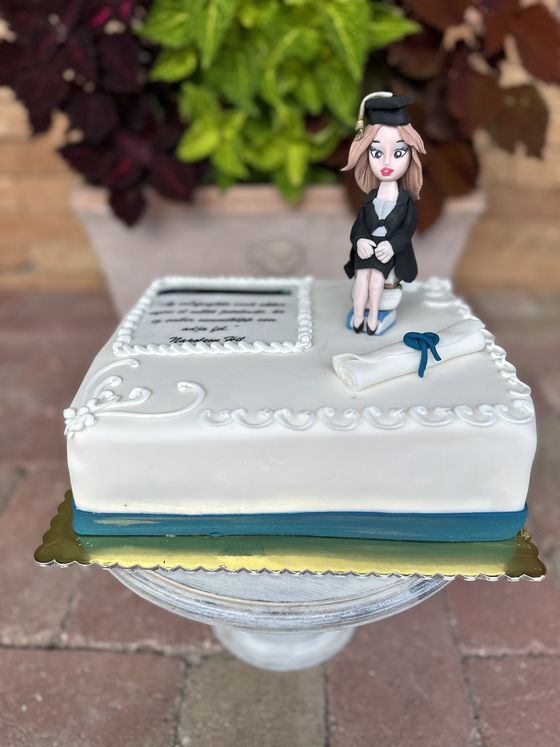 Neska Tortaműhely – ballagási torta (673. kép)