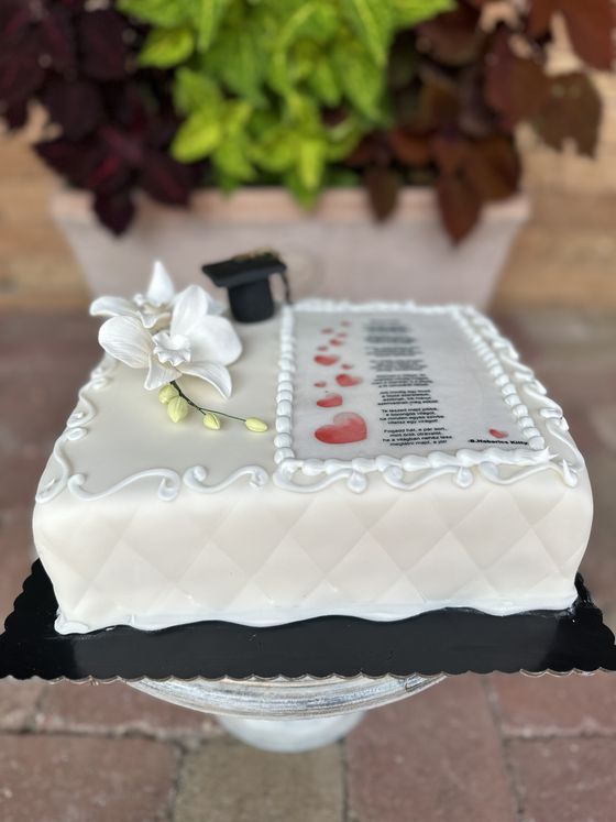 Neska Tortaműhely – ballagási torta (674. kép)