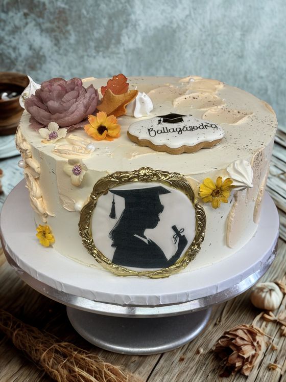 Neska Tortaműhely – ballagási torta (686. kép)