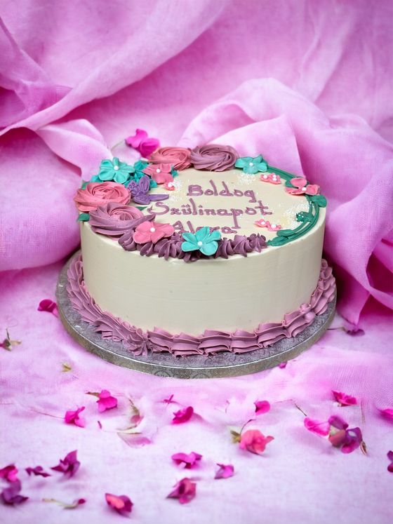 Neska Tortaműhely – design torta (476. kép)
