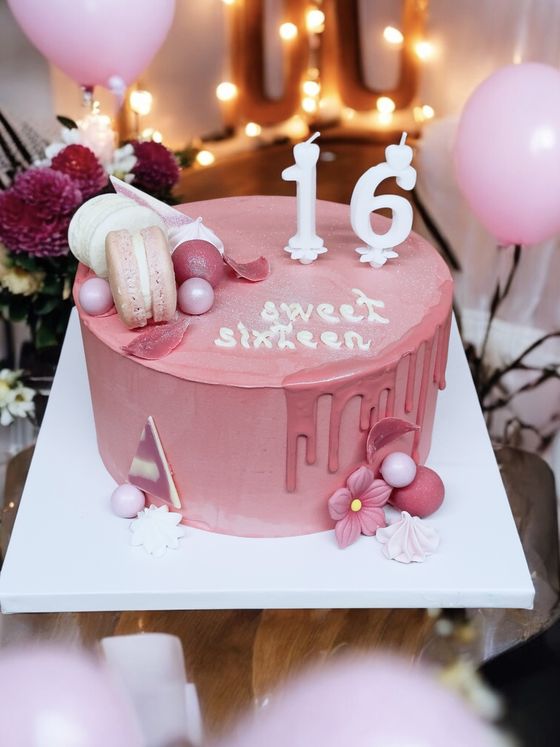 Neska Tortaműhely – design torta (527. kép)