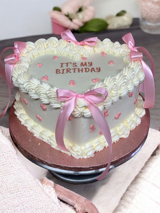 Neska Tortaműhely – design torta (535. kép)