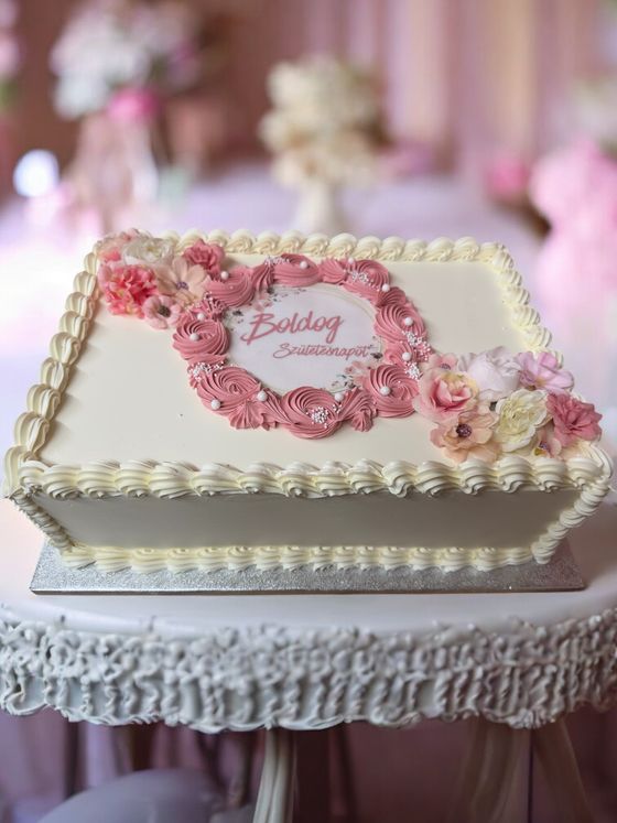 Neska Tortaműhely – design torta (555. kép)