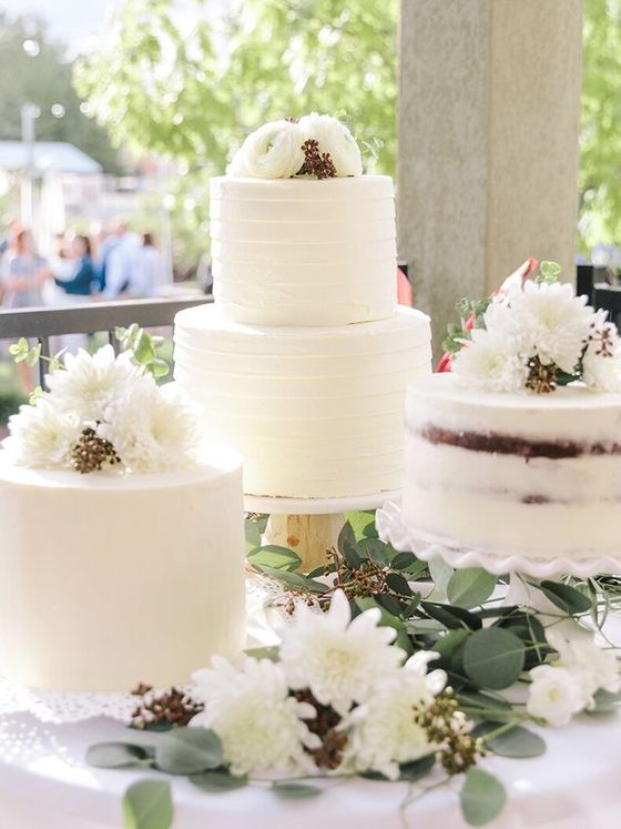 Neska Tortaműhely – esküvői torta (12. kép)