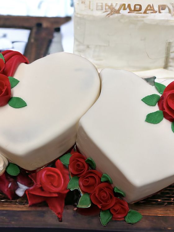Neska Tortaműhely – esküvői torta (22. kép)