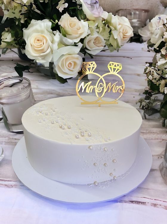 Neska Tortaműhely – esküvői torta (23. kép)