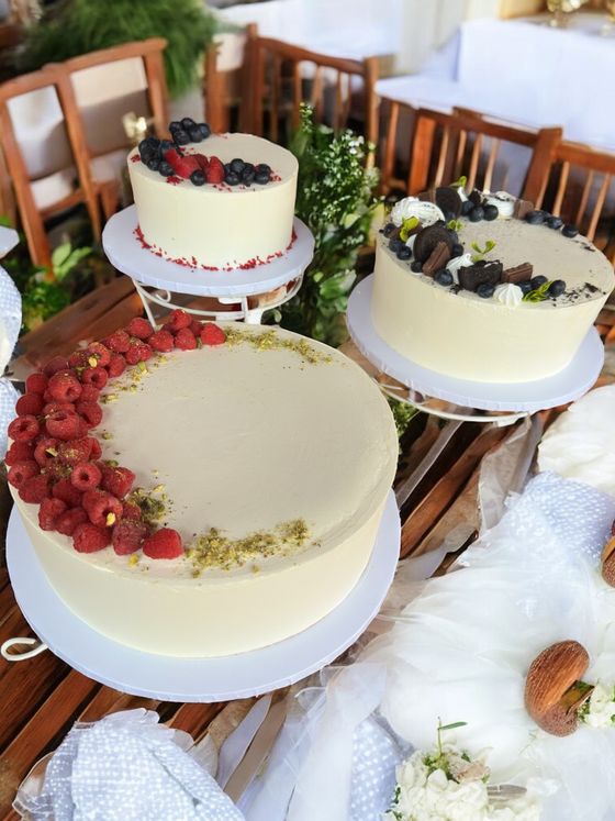 Neska Tortaműhely – esküvői torta (49. kép)